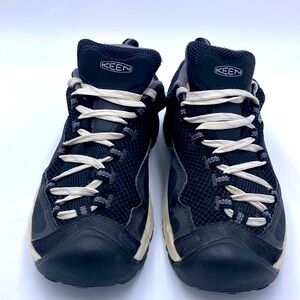 Woman’s keen hiking shoes 7.5 1025917